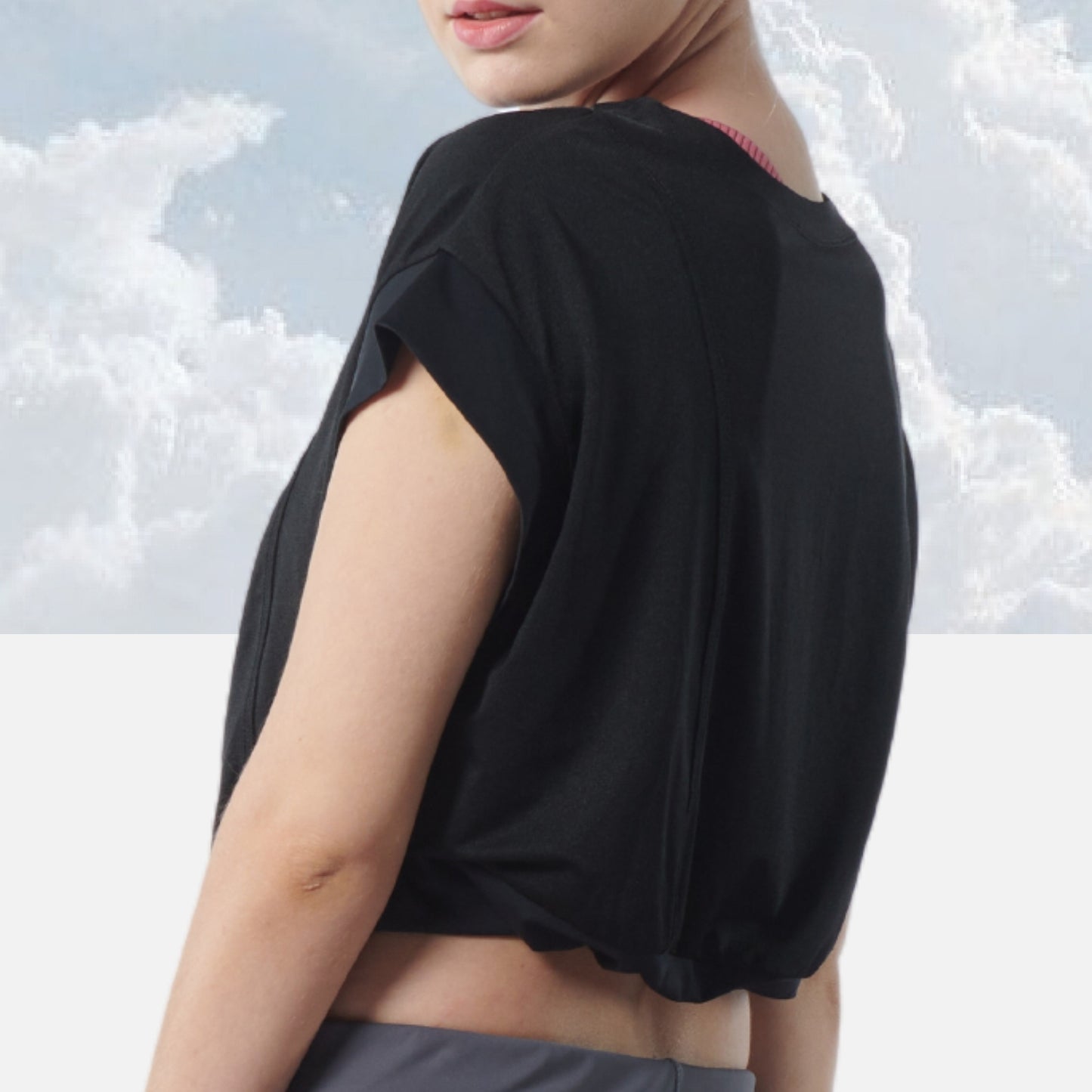 AVIVA Aura Women’s Cropped Workout Top (8079)