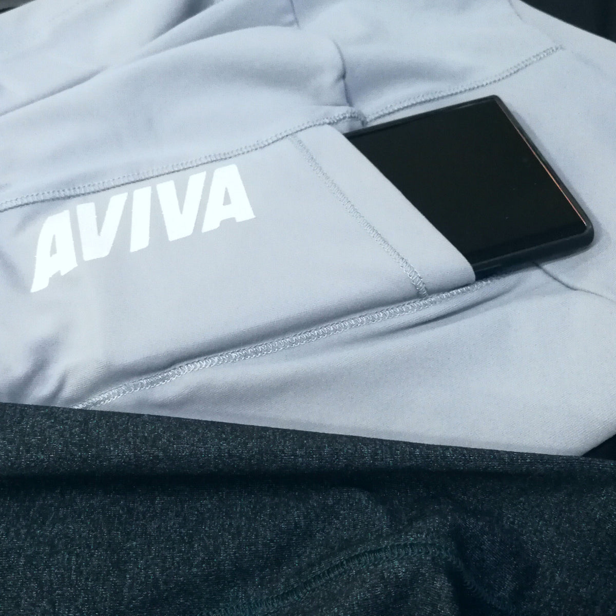 AVIVA Active Sportwear Capri Leggings with Pockets (80-3130)